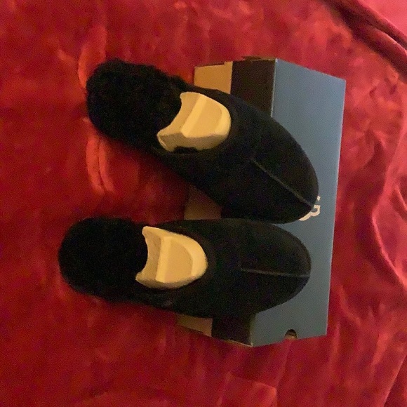 UGG slippers ( unisex) - Picture 3 of 3